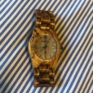 🏷 Wooden linked watch